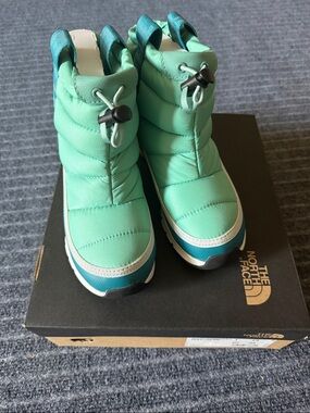 The North Face Yoith Thermoball Pull-on WP